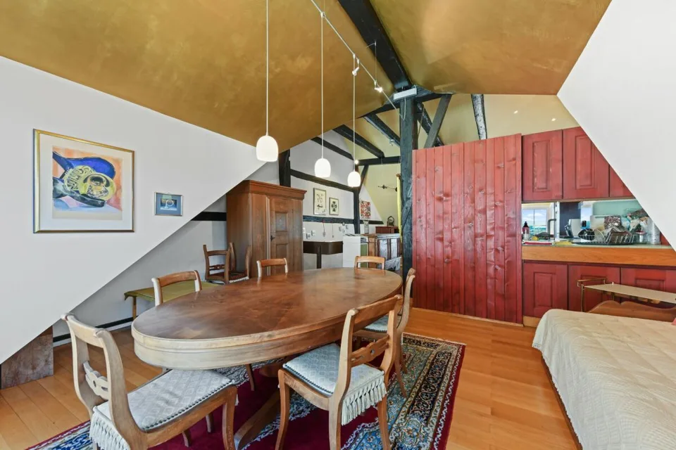 Mietkauf: Zeitlose Eleganz mit Weitblick - stilvolle Maisonette-Dachwohnung im Herzen von Wil SG – Foto 10 von 30
