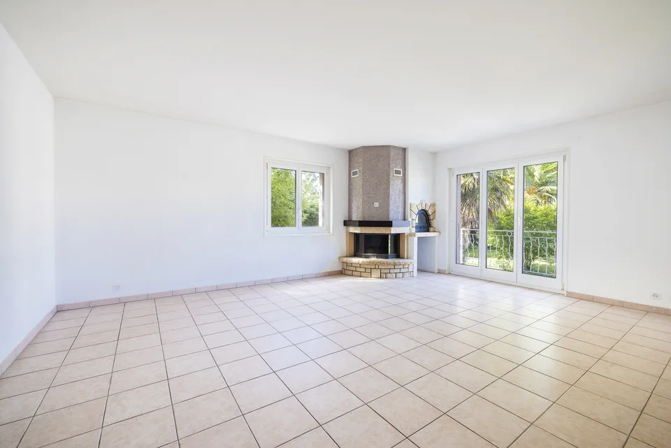 Villa mit Möglichkeit für 2 Wohnungen – Foto 12 von 13