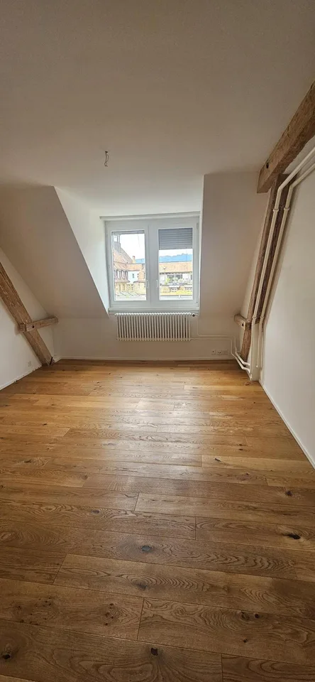 charmante 3.5 Zimmer-Maisonettewohnung in Zürich – Foto 9 von 13