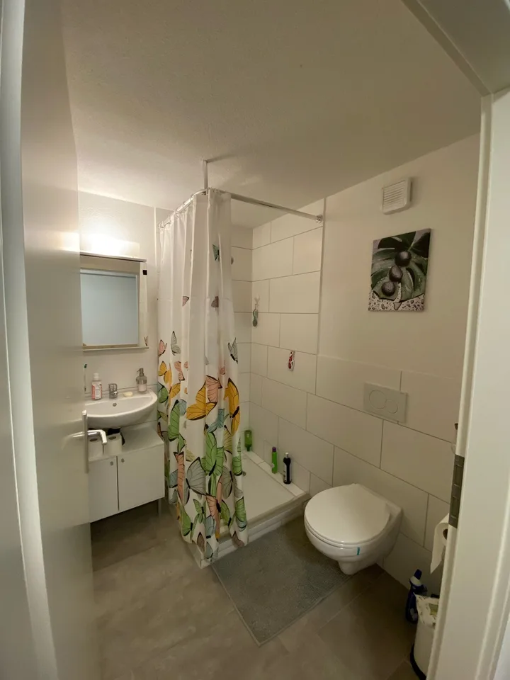 Z 506 / Vollausgerüstetes, möbliertes WG-Zimmer mit TV / Internet