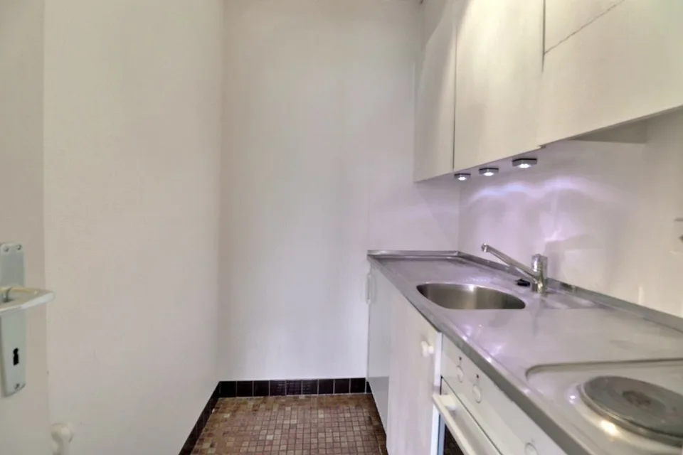 Appartement mit 1,5 Zimmern, ideal gelegen mit sehr schönem Blick auf den See und die Berge, 150 m von den Quais von Montreux – Foto 19 von 20