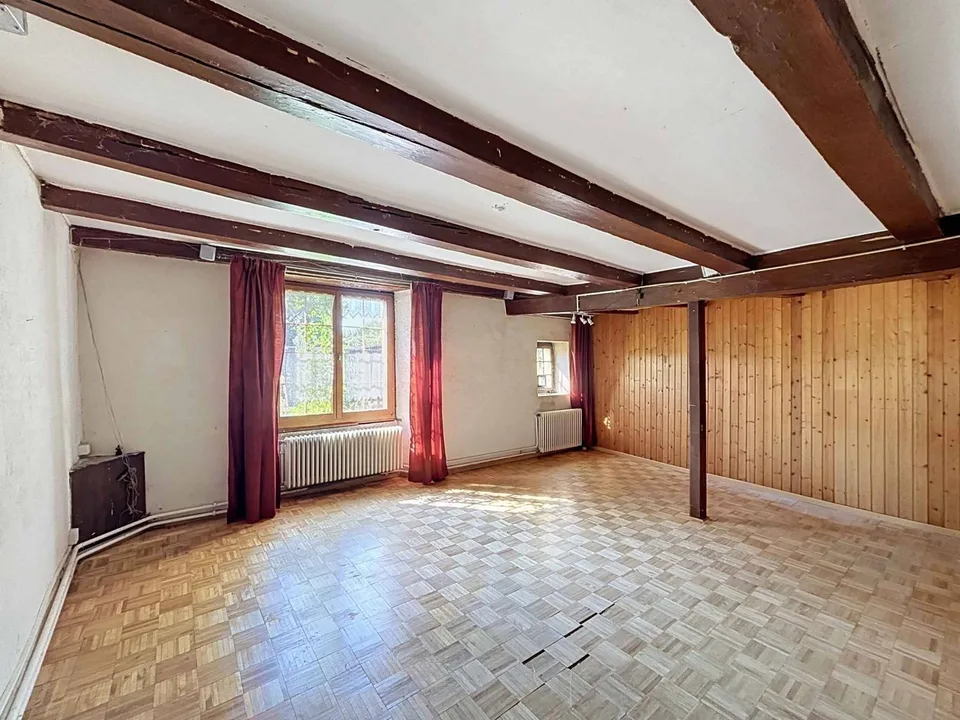 Bauernhof im Dorfzentrum mit Charakter, der wieder erfunden werden muss – Foto 5 von 11