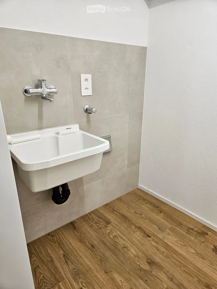 Erstvermietung: 3.5 Zimmer Neubau, 75 m² Sitzplatz, Balkon, Weitsicht