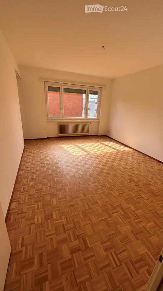 Mietet sich eine Wohnung – Foto 3 von 5