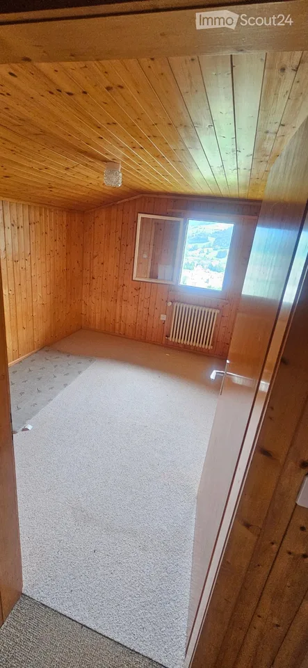 Compagno di stanza cercato: 3 stanze vuote in grande casa condivisa