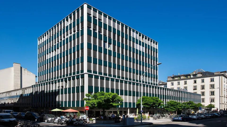 Ihre zukünftige Arcade, nur zwei Schritte vom See entfernt – Foto 2 von 3