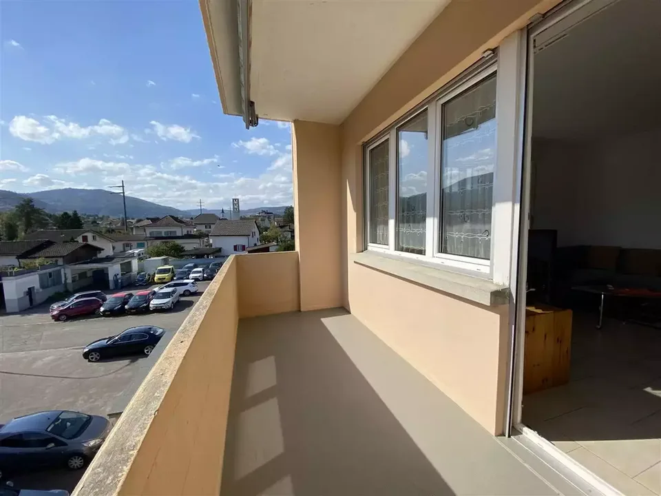 3.5 room apartment renovated, 2nd floor with balcony