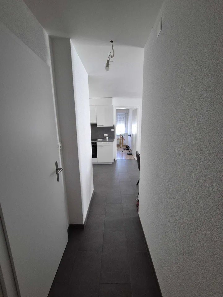 Beautiful 3-room modern apartment on the 1st floor with elevator near the lake