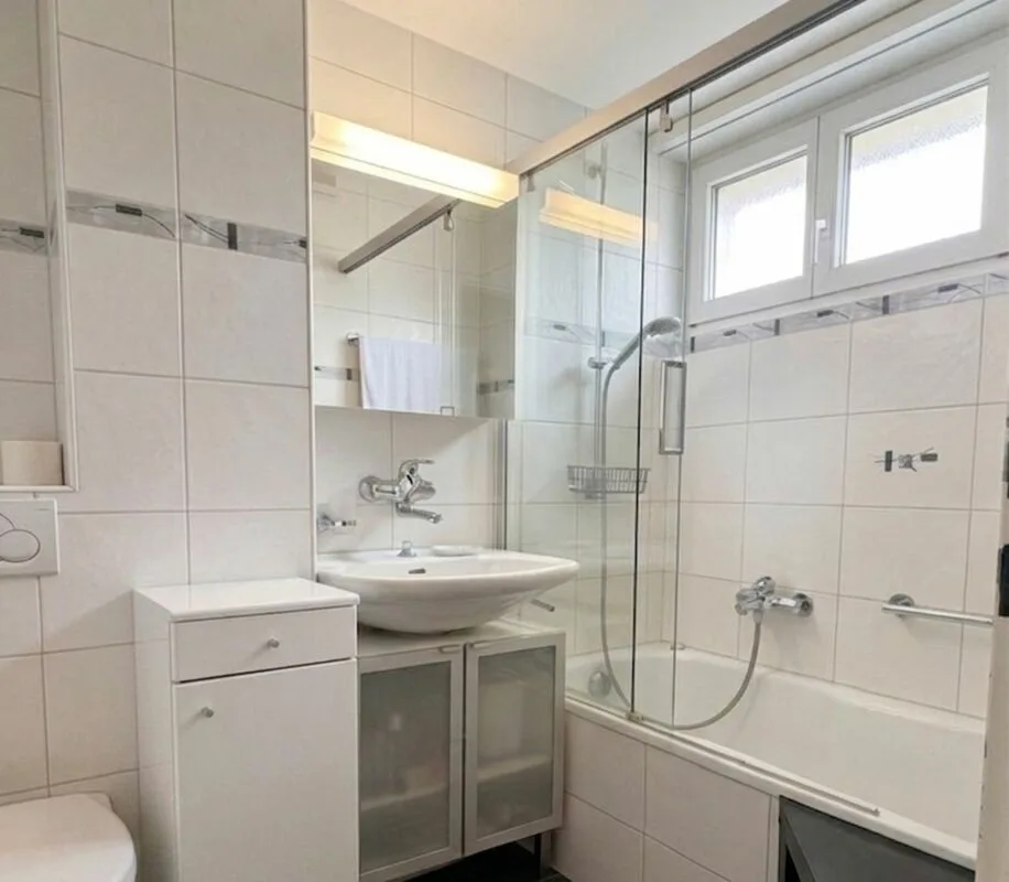 Appartamento di 3 camere vicino al lago con piscina coperta – foto 9 di 15