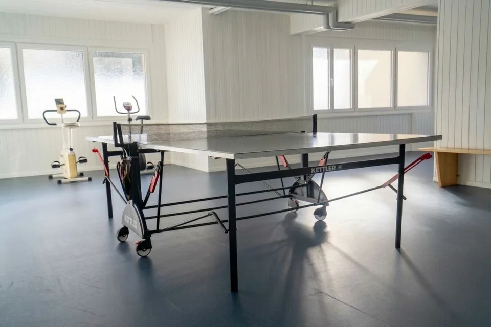 Appartamento di 3 camere vicino al lago con piscina coperta – foto 15 di 15