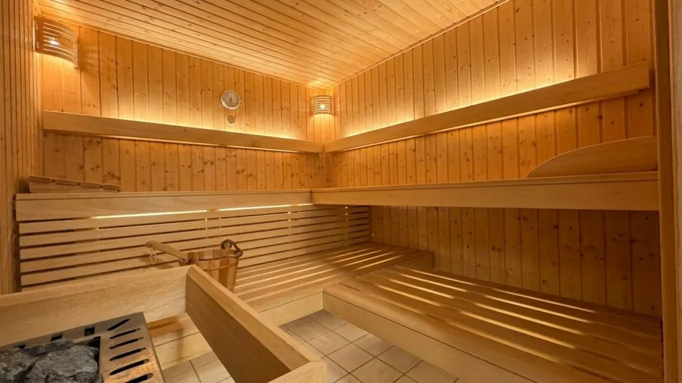Appartamento di 3 camere vicino al lago con piscina coperta – foto 13 di 15