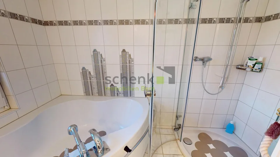 Sehr grosszügiges Haus für Pferdeliebhaber – Foto 12 von 13