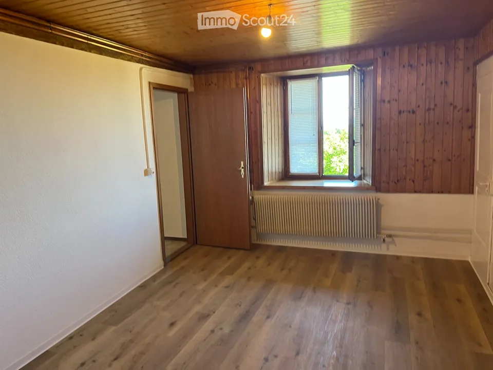 Large studio/garage space equipped + apartment
