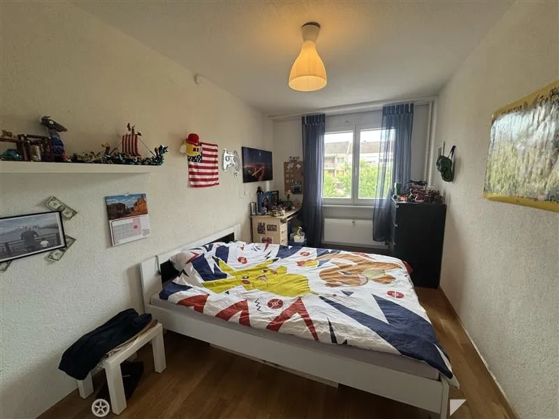 Appartamento luminoso 4.5 locali con balcone nel centro di Biel – foto 6 di 9