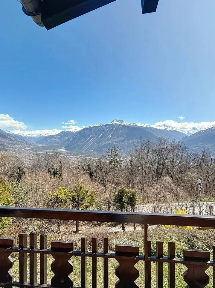 Charmantes Reihenchalet mit außergewöhnlicher Aussicht und Sonneneinstrahlung – Foto 2 von 13