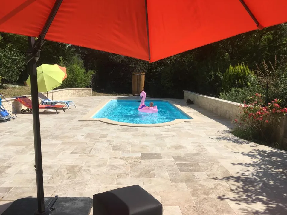 Charmante Villa aus Stein in Dauphin – 7 Zimmer mit Pool und großem Grundstück – Foto 9 von 14