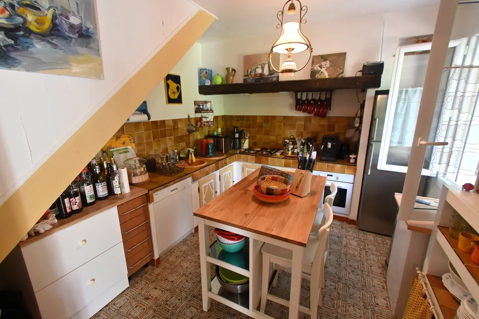 Charmante Villa aus Stein in Dauphin – 7 Zimmer mit Pool und großem Grundstück – Foto 11 von 14