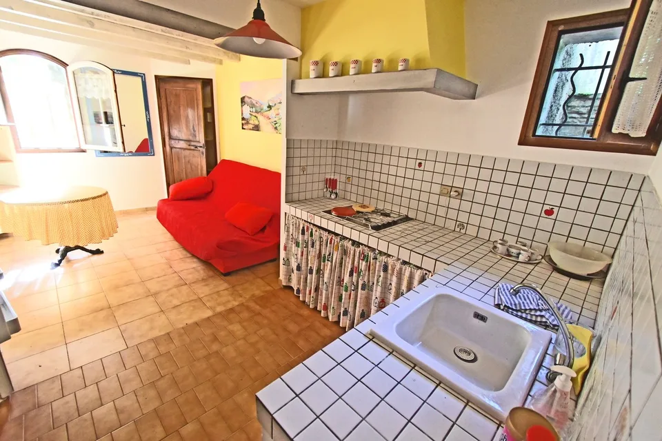 Charmante Villa aus Stein in Dauphin – 7 Zimmer mit Pool und großem Grundstück – Foto 13 von 14