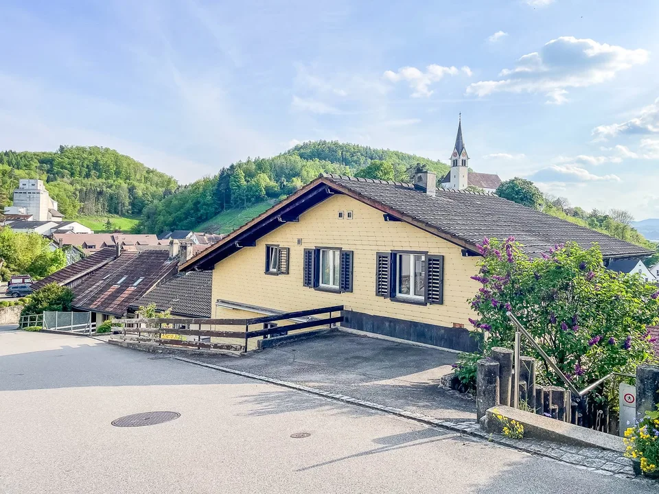 Einfamilienhaus mit Weitsicht und Potential an Top-Lage – Foto 10 von 13