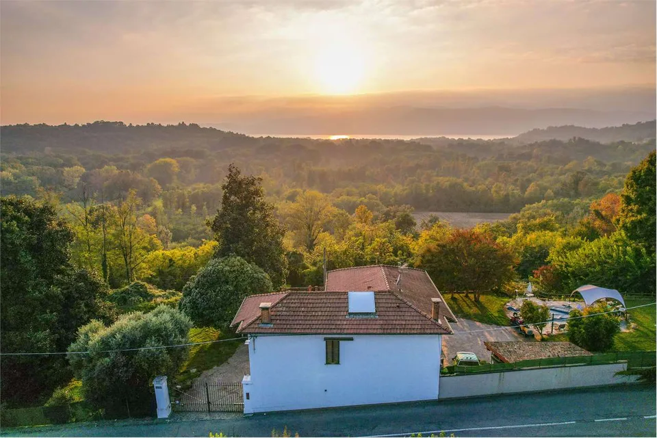 Villa indipendente in posizione riservata, con vista sul Lago Maggiore – foto 5 di 13