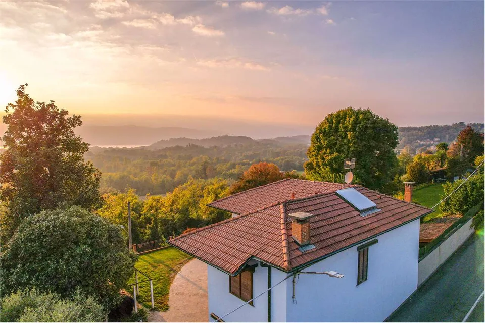 Villa indipendente in posizione riservata, con vista sul Lago Maggiore – foto 3 di 13