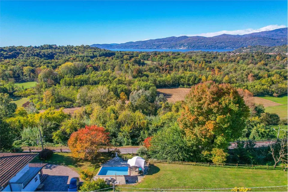 Villa indipendente in posizione riservata, con vista sul Lago Maggiore – foto 6 di 13