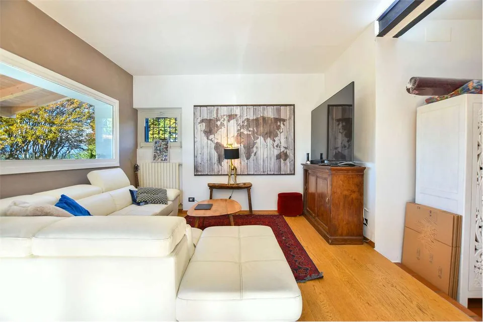 Villa indipendente in posizione riservata, con vista sul Lago Maggiore – foto 12 di 13