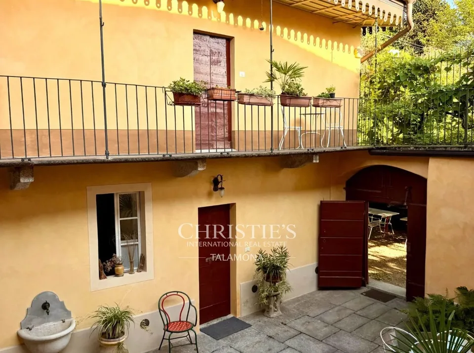 Casa Vallate, tenuta con vigneto e parco sul Lago Maggiore, Castelveccana – foto 7 di 13