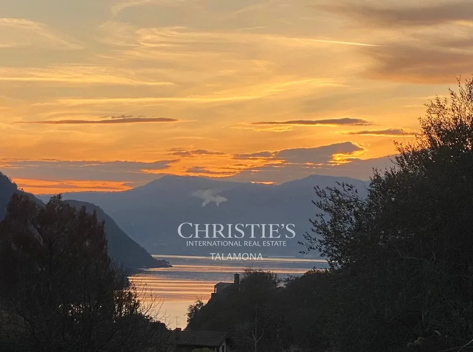 Casa Vallate, tenuta con vigneto e parco sul Lago Maggiore, Castelveccana – foto 2 di 13
