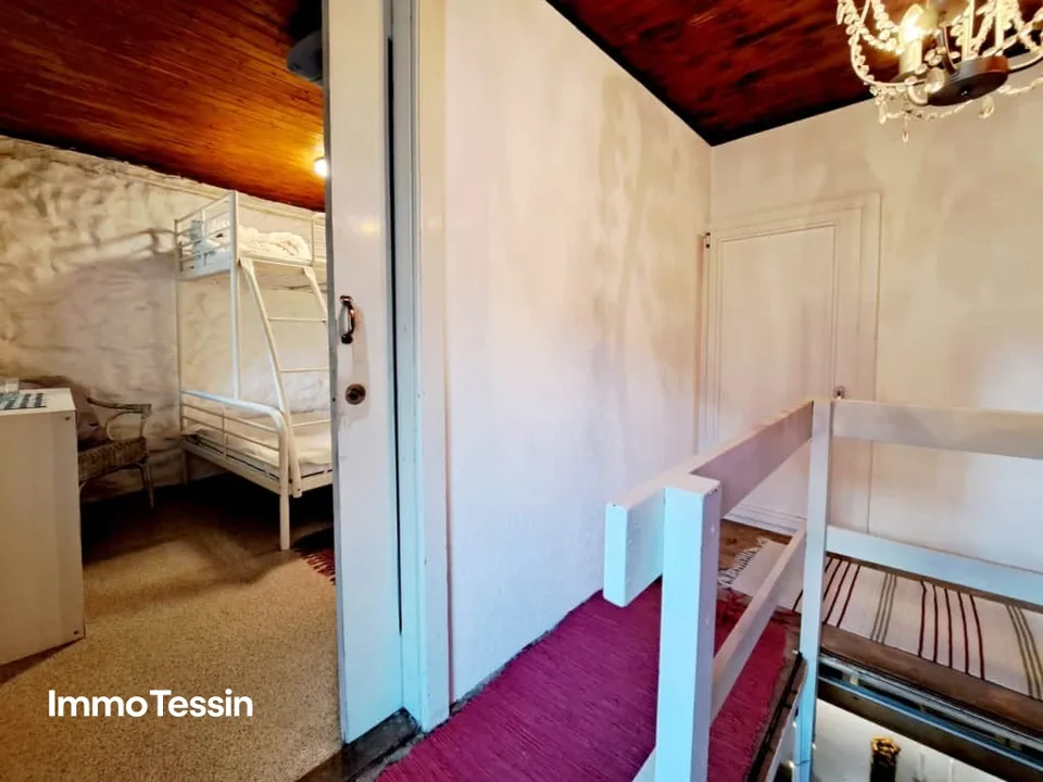 Rustico accogliente nel Maggiatal in una posizione tranquilla con una vista meravigliosa sulle montagne ticinesi – foto 11 di 13