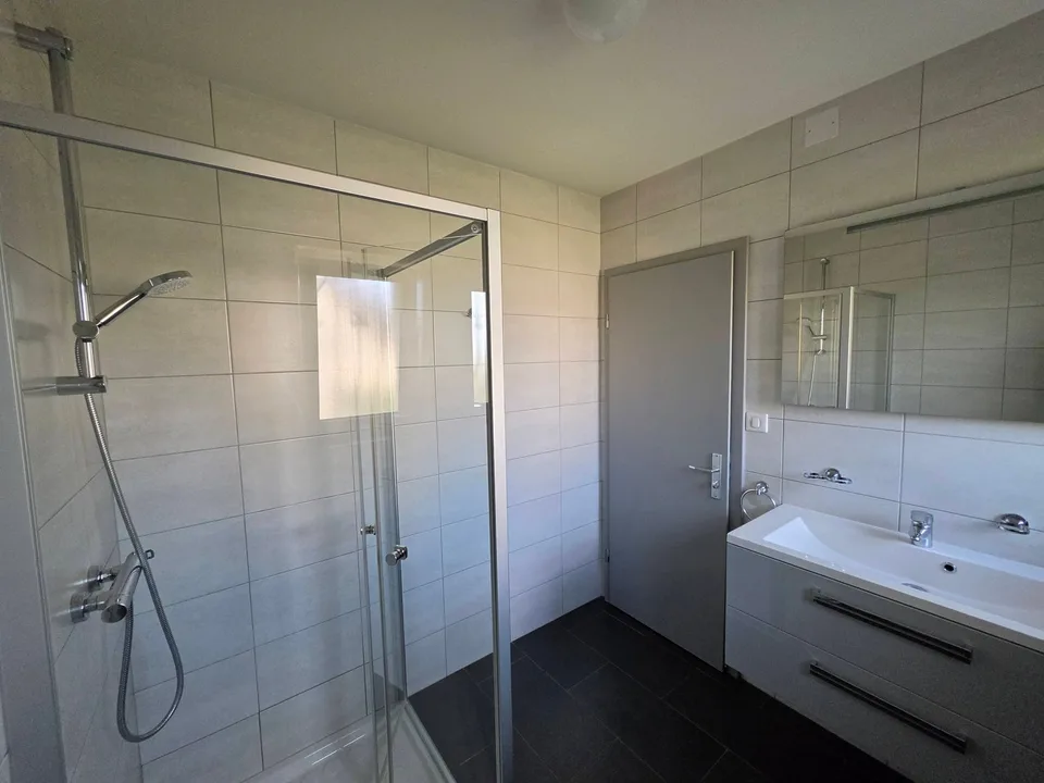 Casa bifamiliare su 8 are – foto 3 di 13