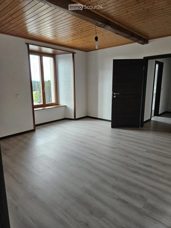 For rent 6.5-room apartment La Ferrières