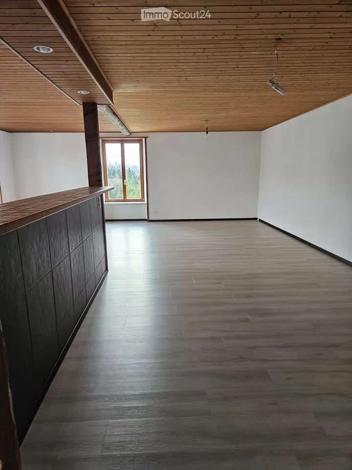 For rent 6.5-room apartment La Ferrières