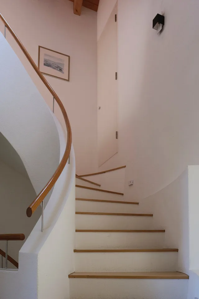 Attraktives, gepflegtes 7.5-Zimmer-Einfamilienhaus, freistehend, an ruhiger, schöner Lage in Rafz – Foto 16 von 21