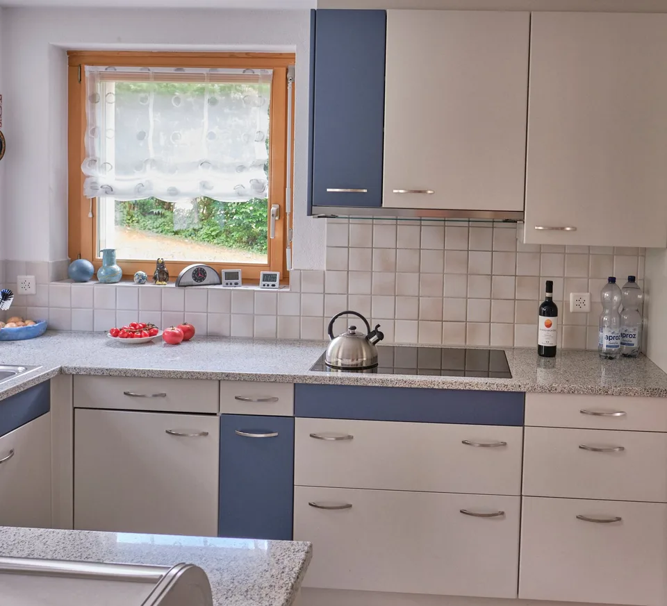 Attraktives, gepflegtes 7.5-Zimmer-Einfamilienhaus, freistehend, an ruhiger, schöner Lage in Rafz – Foto 9 von 21