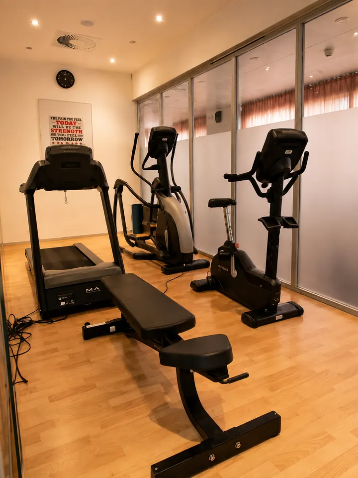 Möbliert wohnen im Herzen von Biel – 40 m², Balkon, Klima & Sauna – Foto 14 von 17