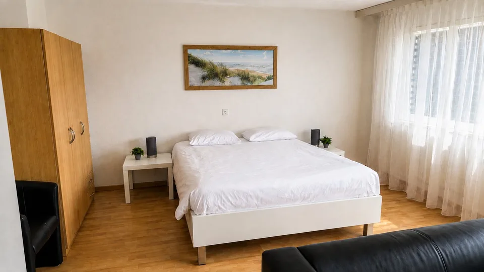 Möbliert wohnen im Herzen von Biel – 40 m², Balkon, Klima & Sauna – Foto 9 von 17