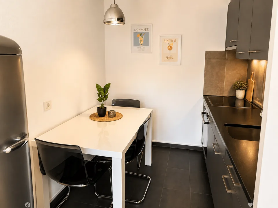 Möbliert wohnen im Herzen von Biel – 40 m², Balkon, Klima & Sauna – Foto 7 von 17