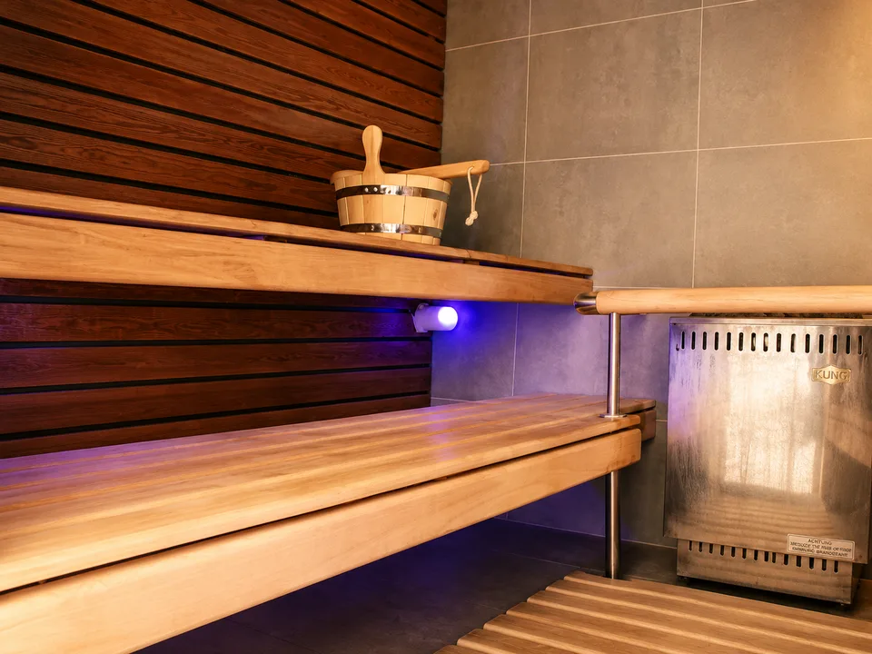 Möbliert wohnen im Herzen von Biel – 40 m², Balkon, Klima & Sauna – Foto 9 von 14