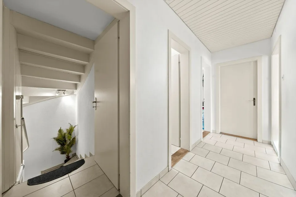 Grosszügige 4.5-Zimmerwohnung auf zwei Etagen mit Terrasse und Garten!