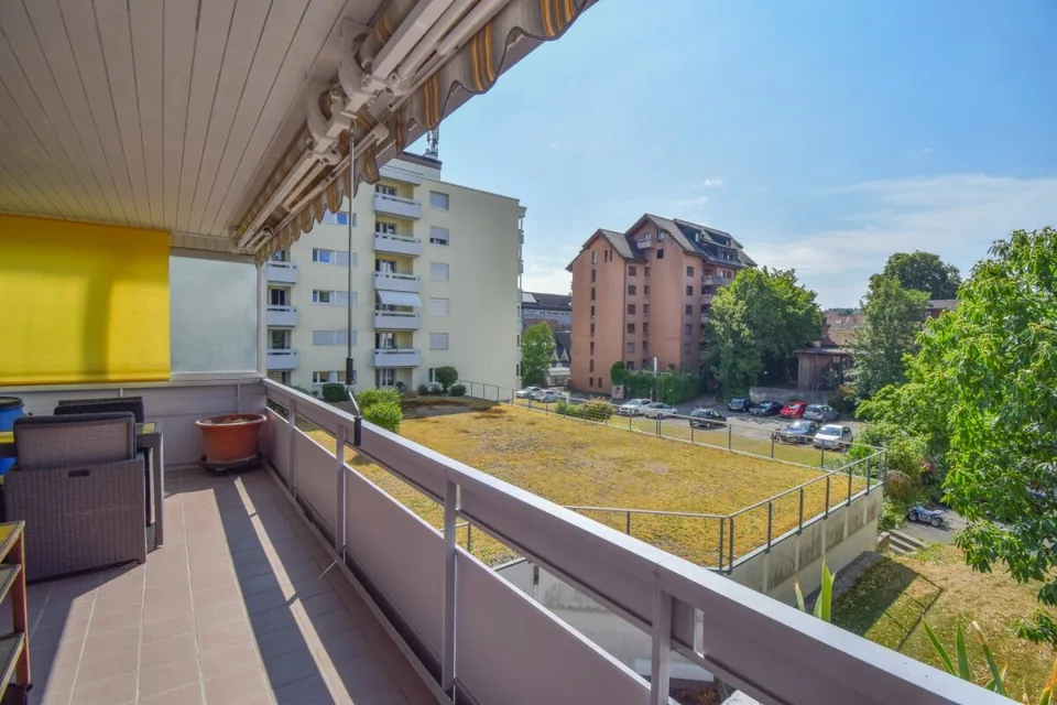 Grosszügige 5.5-Zimmer-Wohnung an familienfreundlicher Lage in Amri... – Foto 16 von 16