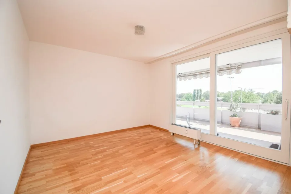 Grosszügige 5.5-Zimmer-Wohnung an familienfreundlicher Lage in Amri... – Foto 10 von 16