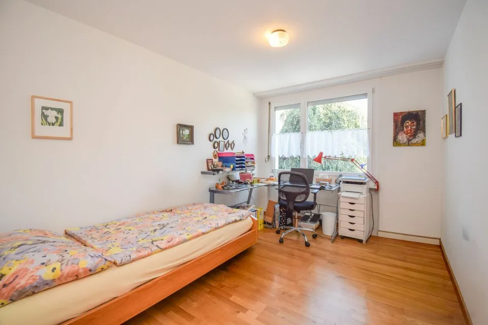 Grosszügige 5.5-Zimmer-Wohnung an familienfreundlicher Lage in Amri... – Foto 9 von 16