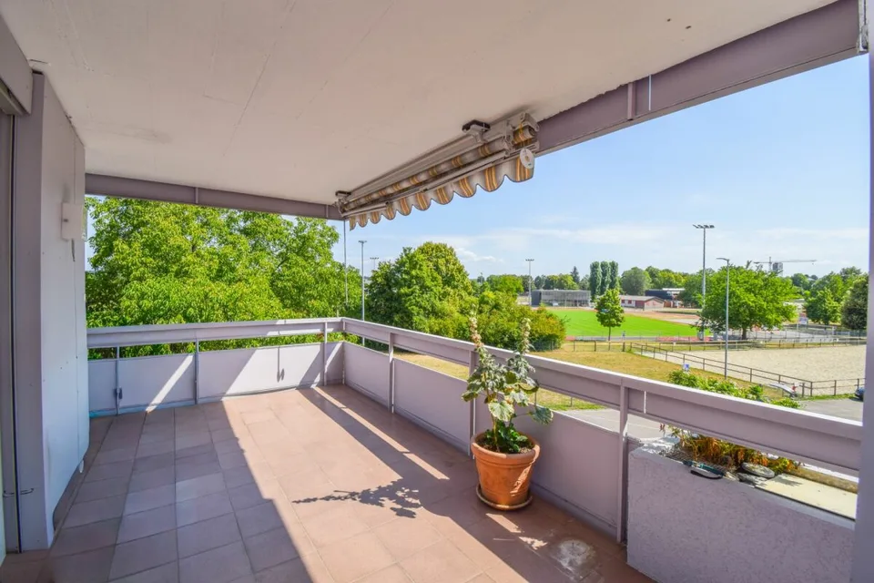 Grosszügige 5.5-Zimmer-Wohnung an familienfreundlicher Lage in Amri... – Foto 15 von 16