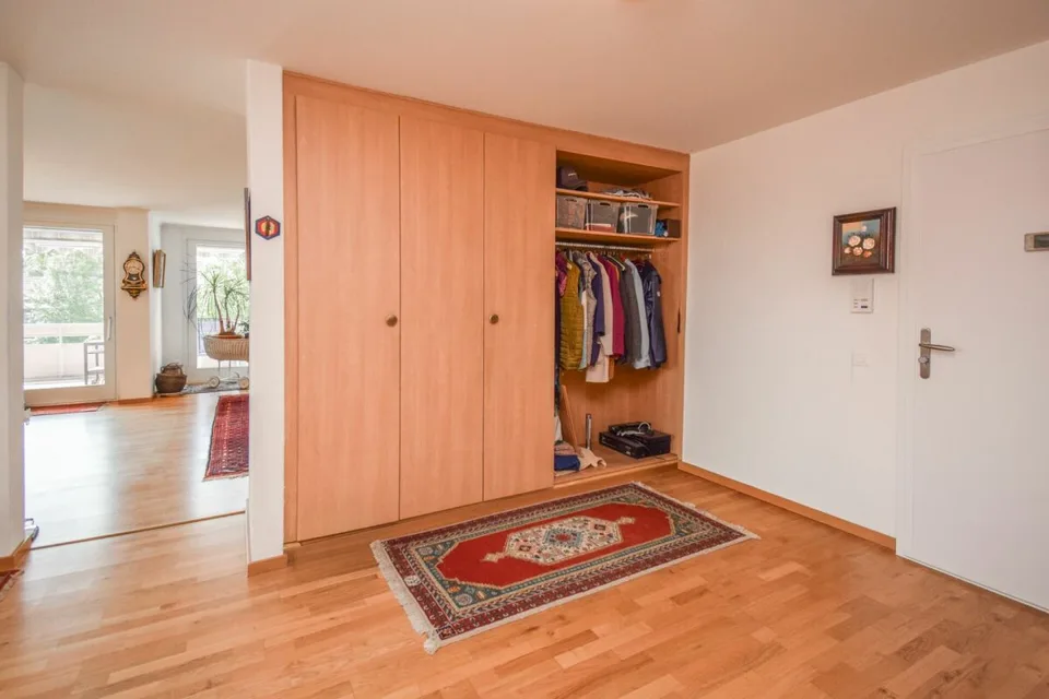 Grosszügige 5.5-Zimmer-Wohnung an familienfreundlicher Lage in Amri... – Foto 7 von 16
