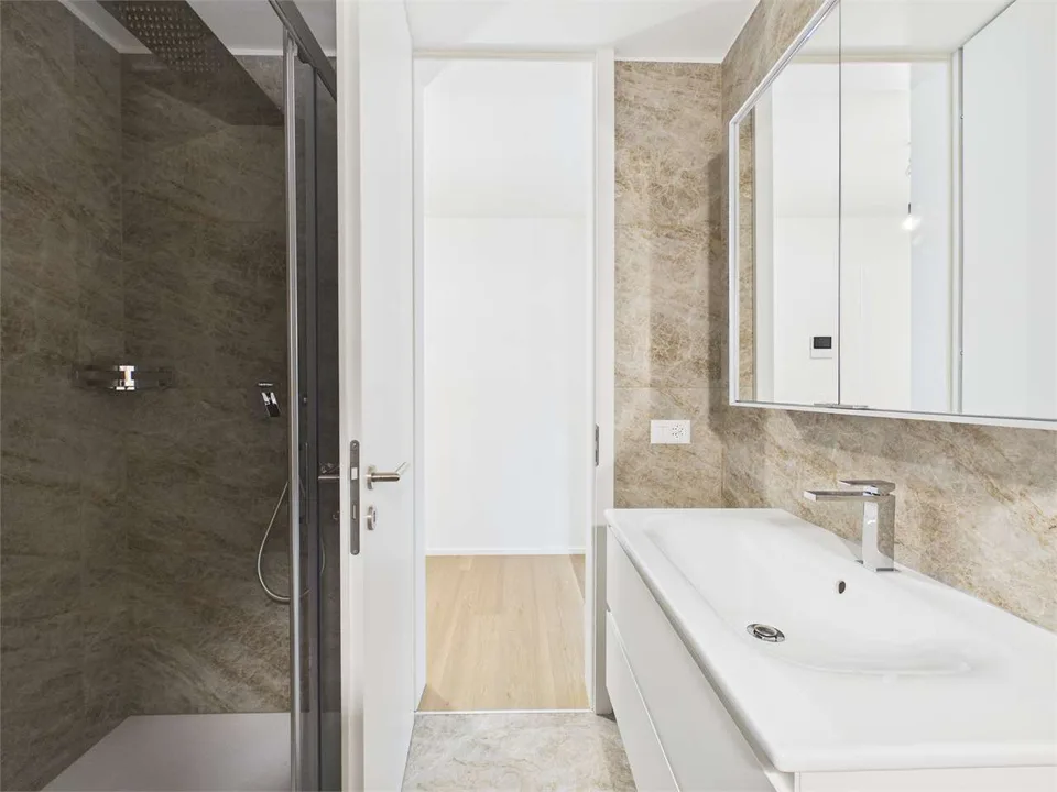 Appartement spacieux d'une pièce complètement rénové – photo 8 sur 8