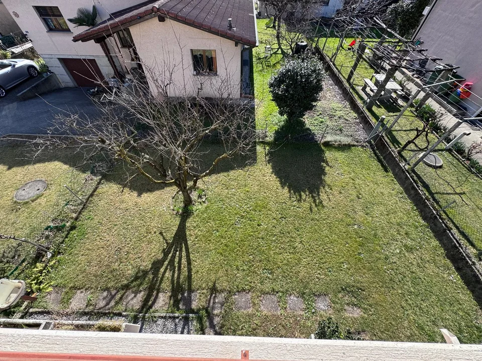 Villa mit drei freien Seiten und Grundstück in Biasca – Foto 8 von 14