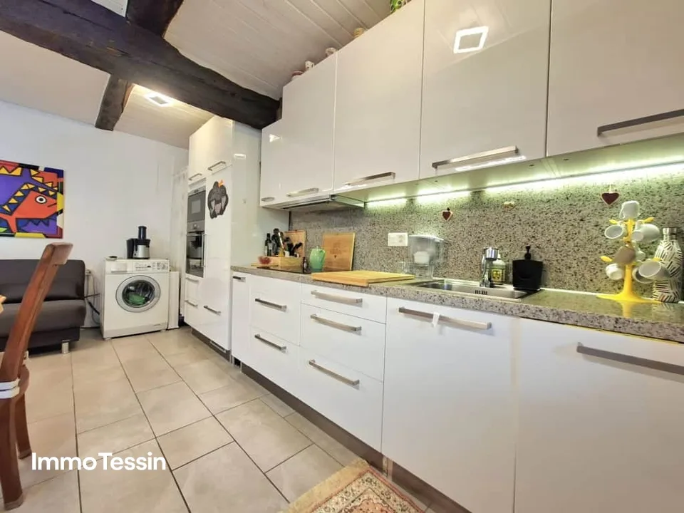 Casa ticinese accogliente completamente ristrutturata in una posizione tranquilla con una bella vista, terrazza e balcone – foto 7 di 13
