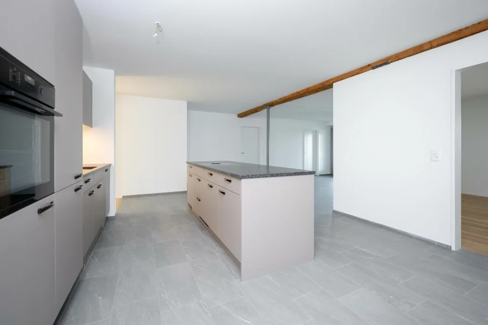 Appartement spacieux 4.5 pièces avec détails élégants