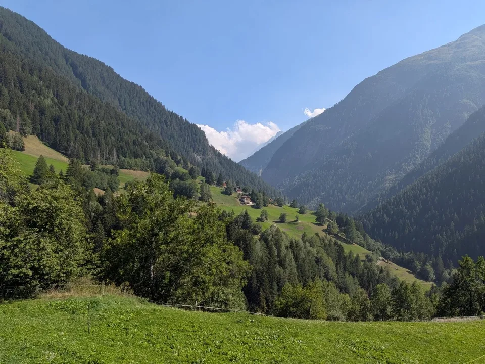 Geniale Umbaugelegenheit zum persönlichen Rückzugsort im Wallis – Foto 4 von 6